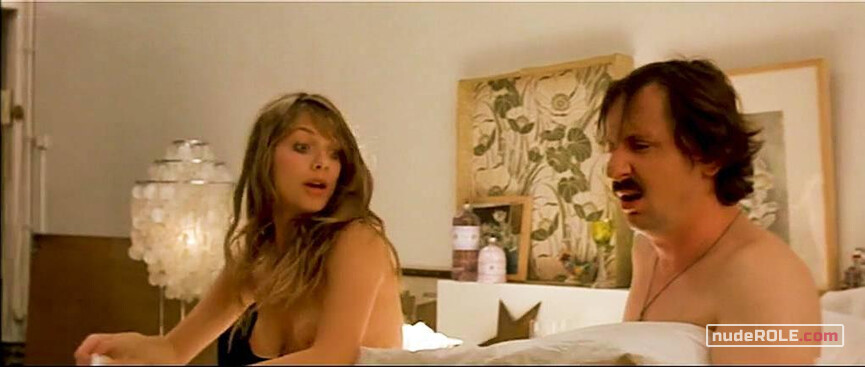 2. Natacha nude – Dikkenek (2006)