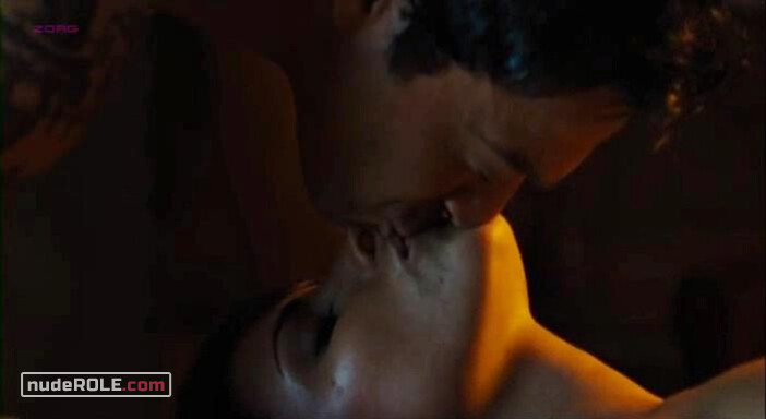 2. Dafne nude – Almeno tu nell'universo (2011)