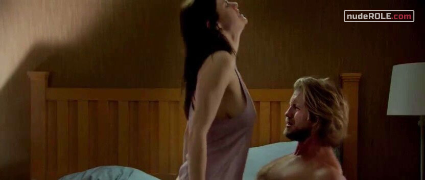 4. Kate sexy – The Layover (2017)