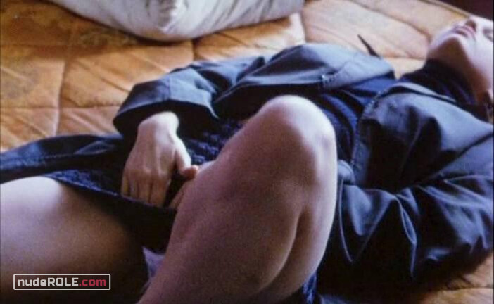 3. Iris Kelly nude – Under the Skin (1997)