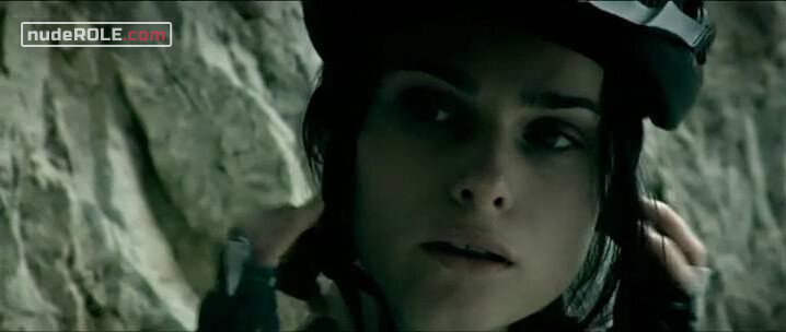 2. Anne nude – Blood Trails (2006)