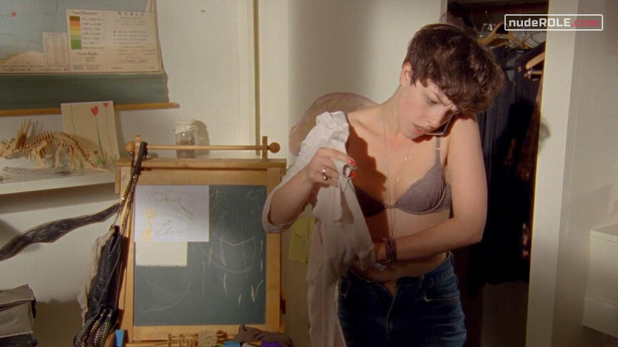 1. Martine sexy – Nobody Walks (2012)
