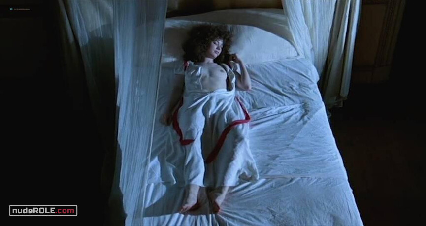 1. Claire nude , Mary sexy, Justine nude – Gothic (1986)