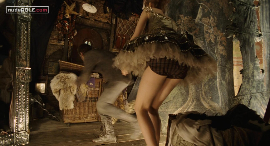 3. Valentina sexy – The Imaginarium of Doctor Parnassus (2009)