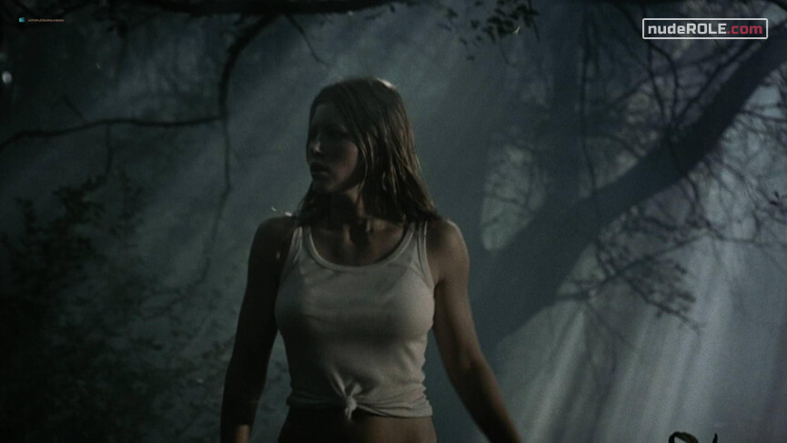 2. Erin sexy – The Texas Chainsaw Massacre (2003)