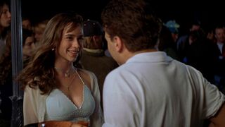 Julie James sexy, Helen Shivers sexy – I Know What You Did Last Summer (1997)