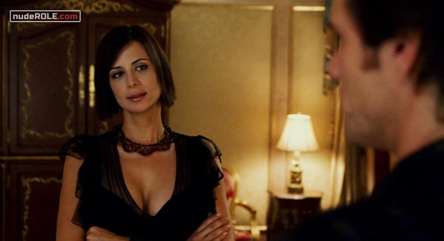 3. Grace Connelly sexy, Susan Ortega sexy – Bruce Almighty (2003)