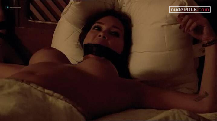 1. Cheri Shaw nude, Kaye sexy – Poker Run (2009)