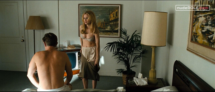 1. Angela sexy – Bobby (2006)