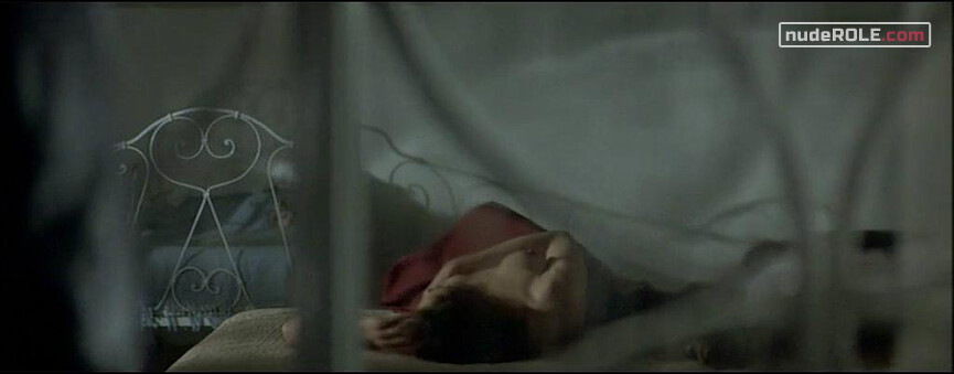 2. Elena Gigli nude , Jessie nude – Ginostra (2002)