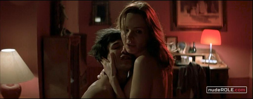 3. Elena Gigli nude , Jessie nude – Ginostra (2002)