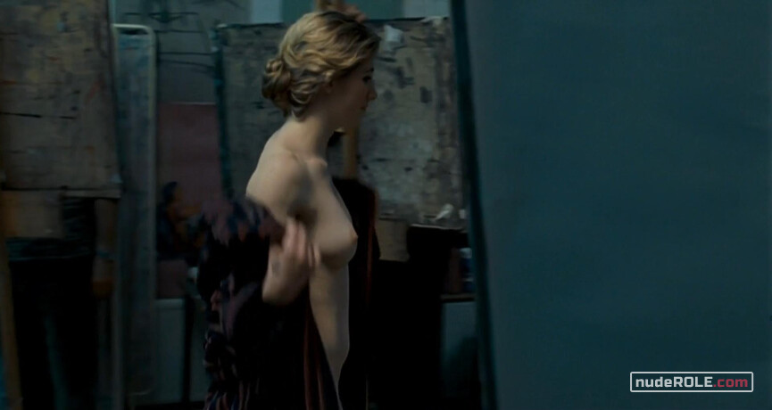 2. Jessie nude – Venus (2006)