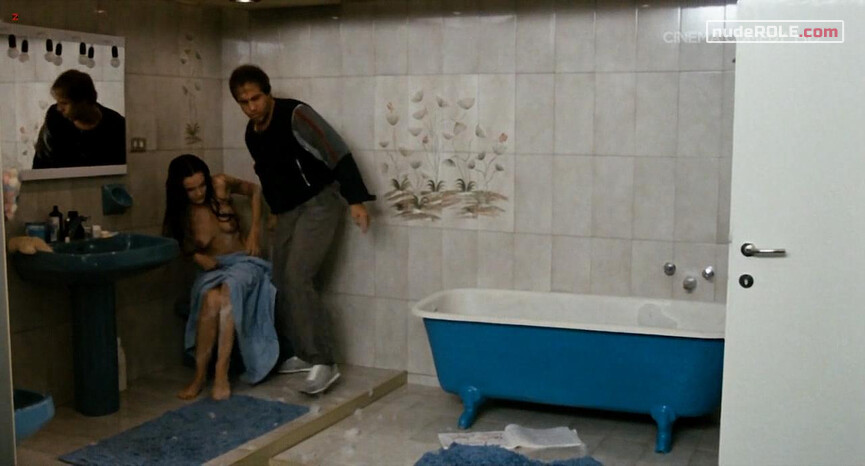 3. Laura nude – Bingo Bongo (1982)