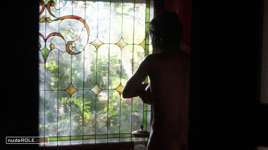 2. Julia Banks nude – Unforgettable (2017)