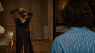 Elise Clifton-Ward sexy – The Tourist (2010)
