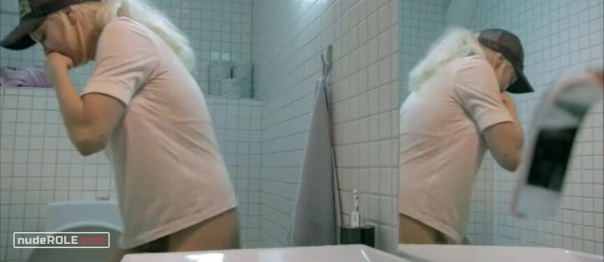 2. Marie nude – Pleasure (2013)