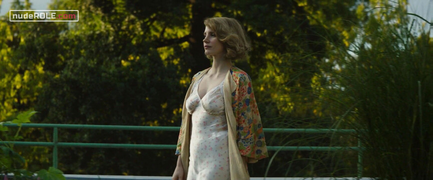 4. Antonina Zabinska nude – The Zookeeper's Wife (2017)