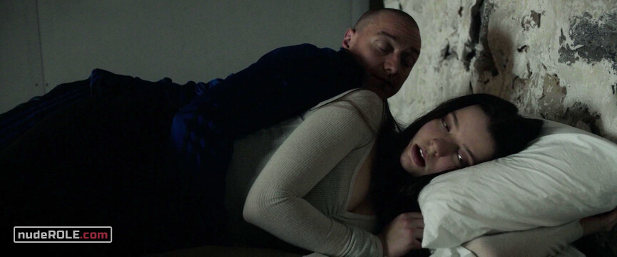 1. Casey Cooke sexy – Split (2016) #2