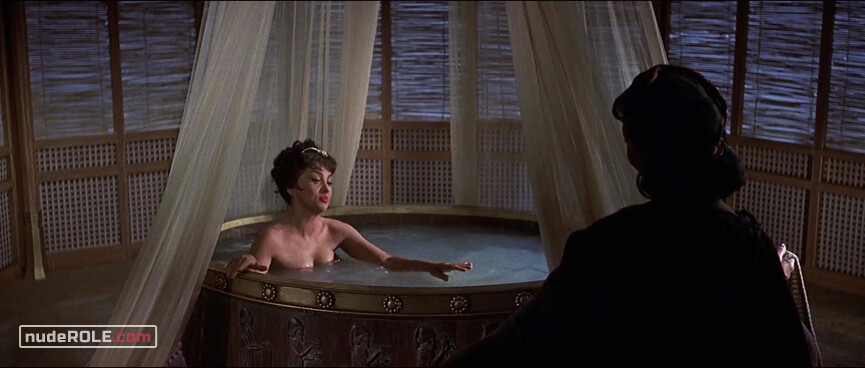 2. Sheba sexy – Solomon and Sheba (1959)