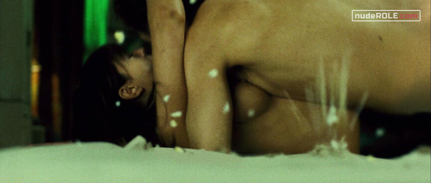 3. Donna Quintano nude – Shoot 'Em Up (2007)