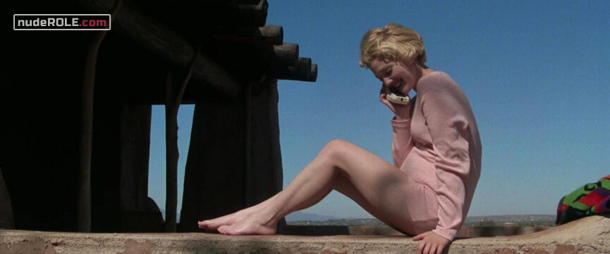 2. Holly nude – Boys on the Side (1995)