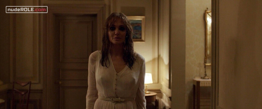 2. Vanessa nude – By the Sea (2015)