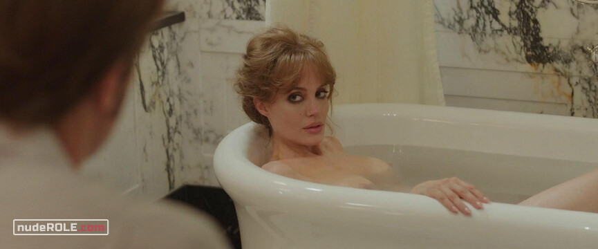 3. Vanessa nude – By the Sea (2015)