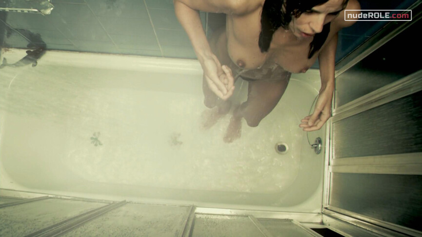 2. María nude – Hierro (2009)