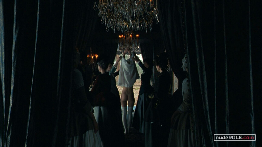 1. Marie Antoinette nude – Marie Antoinette (2006)