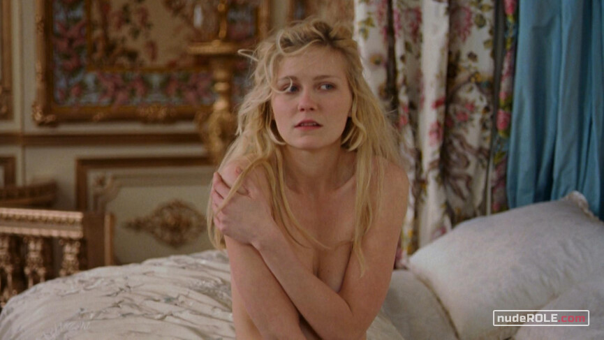 3. Marie Antoinette nude – Marie Antoinette (2006)