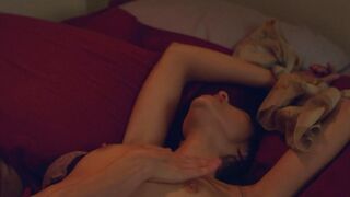 Mara sexy, Kat nude – Sociopathia (2015)