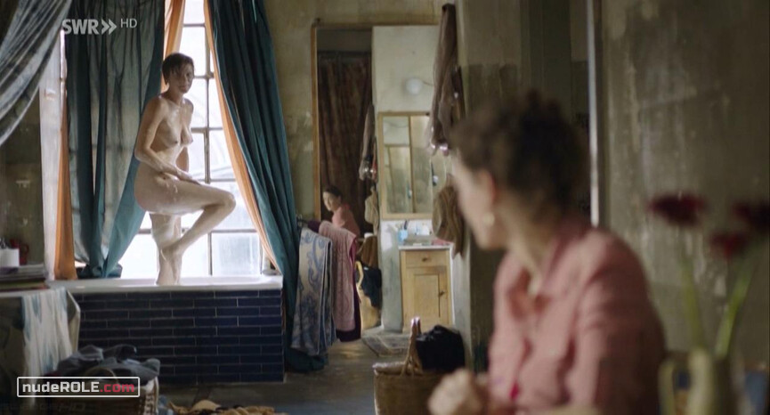 1. Martha nude, Helene nude – M wie Martha (2015)