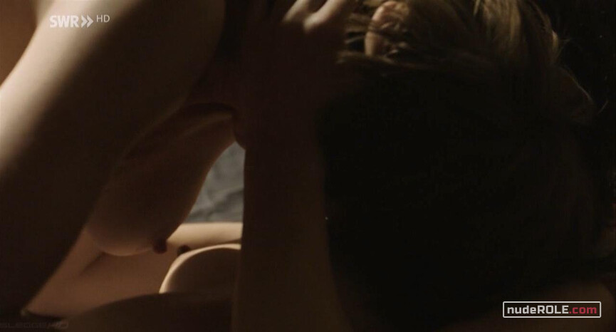 2. Martha nude, Helene nude – M wie Martha (2015)