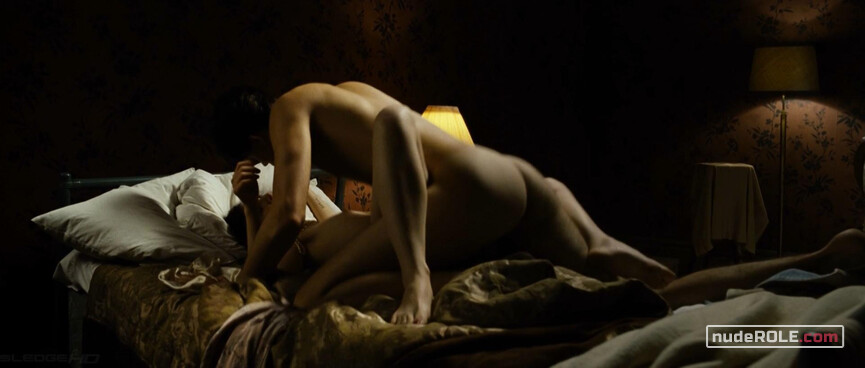 1. Iza nude – Simon & the Oaks (2011)