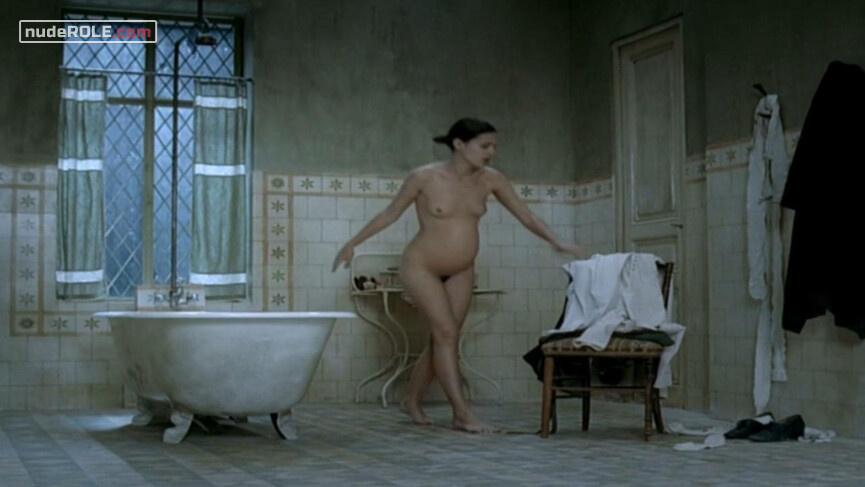 1. Anna nude – House of Voices (2004)