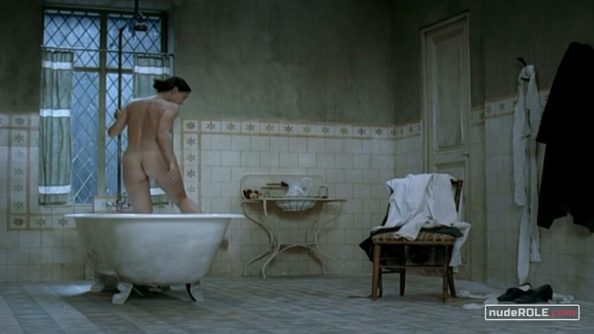 2. Anna nude – House of Voices (2004)