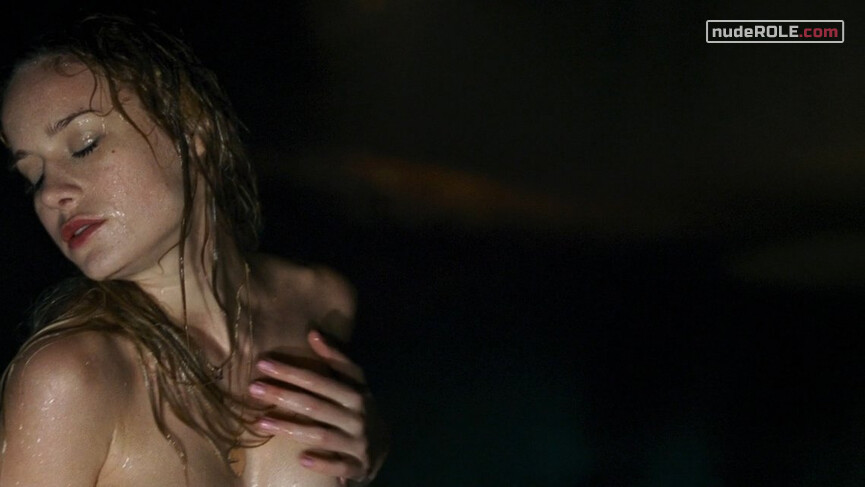 1. Kate nude – Tanner Hall (2009)