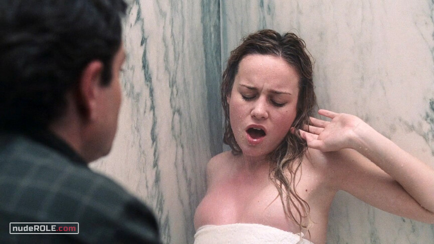 2. Kate nude – Tanner Hall (2009)