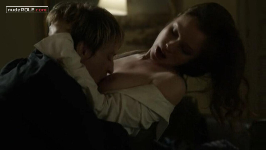 3. Barbara nude – Marseille s01e04-06 (2016)