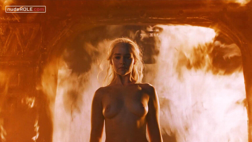 1. Daenerys Targaryen nude – Game of Thrones s06e04 (2016)