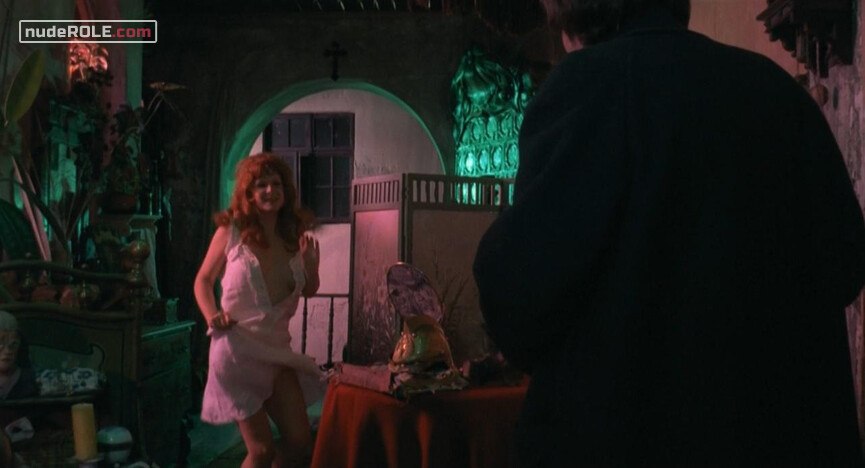 2. Adela nude, Bianka nude – The Hourglass Sanatorium (1973)