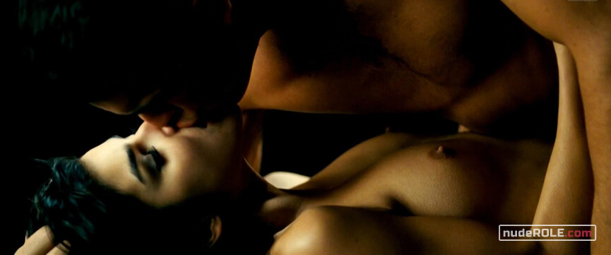 1. Gin nude – I Want You (2012)