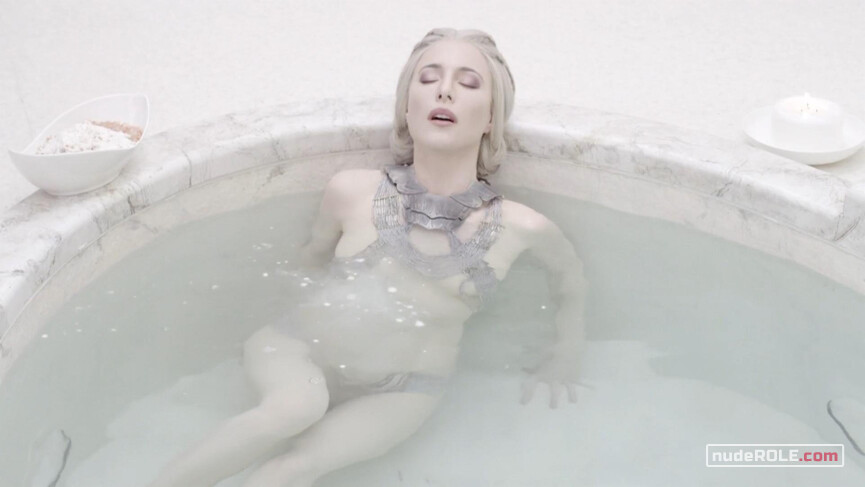 3. Stahma Tarr sexy – Defiance s02 (2014)
