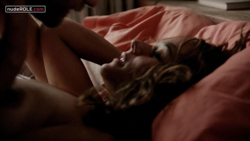 1. Luisa Leon00 nude – The Affair s02e07 (2015)