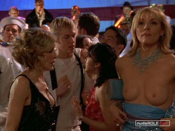 1. Samantha Jones nude , Charlotte York nude – Sex and the City s05e01 (2002)