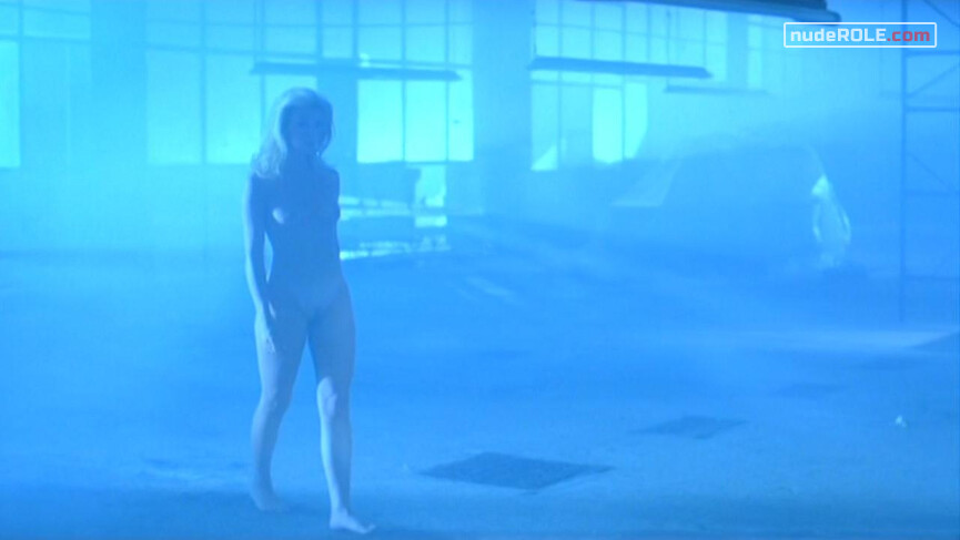 3. Roxanne nude – Dream a Little Dream (1999)