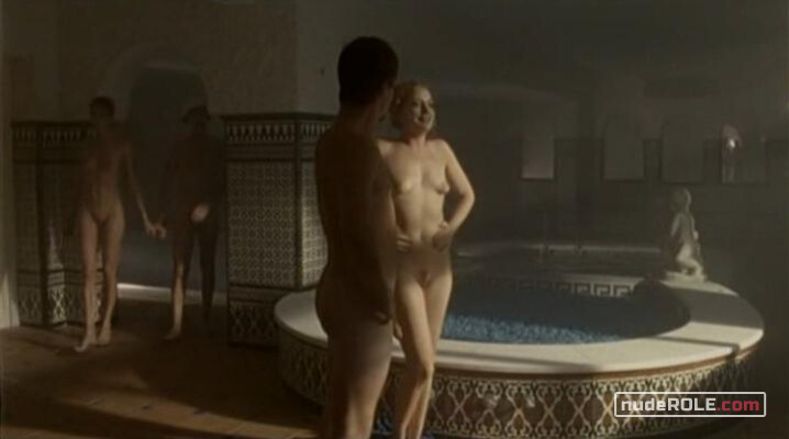 1. Sophie nude, Emily nude, Maggie nude – Oh Marbella! (2003)