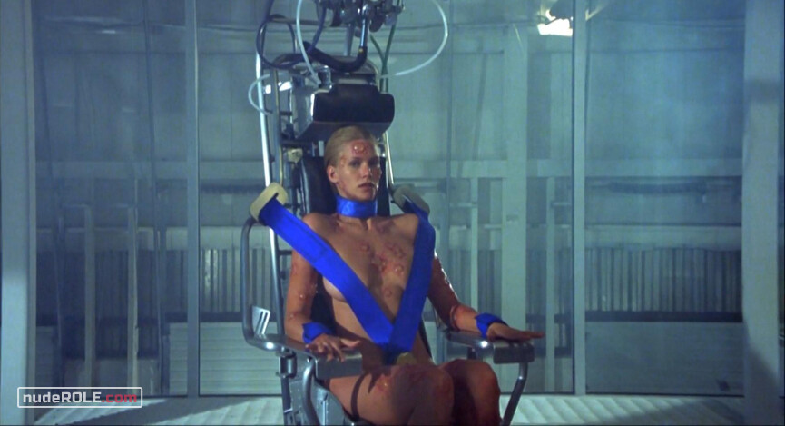 3. Eve nude – Species II (1998)