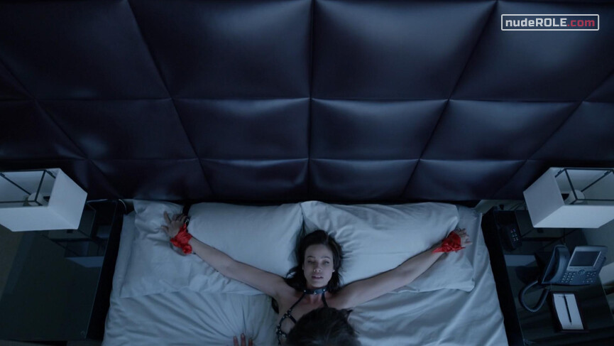 2. Joanna Wellick00 nude – Mr. Robot s02e02 (2016)