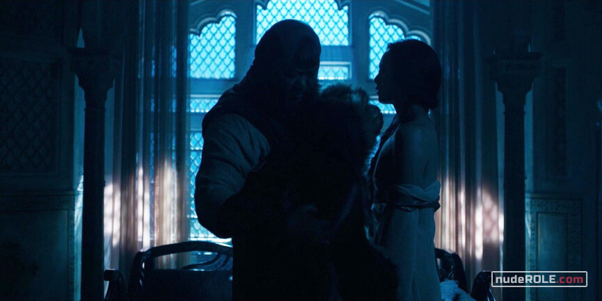 3. Mei Lin nude – Marco Polo s02e03 (2016)